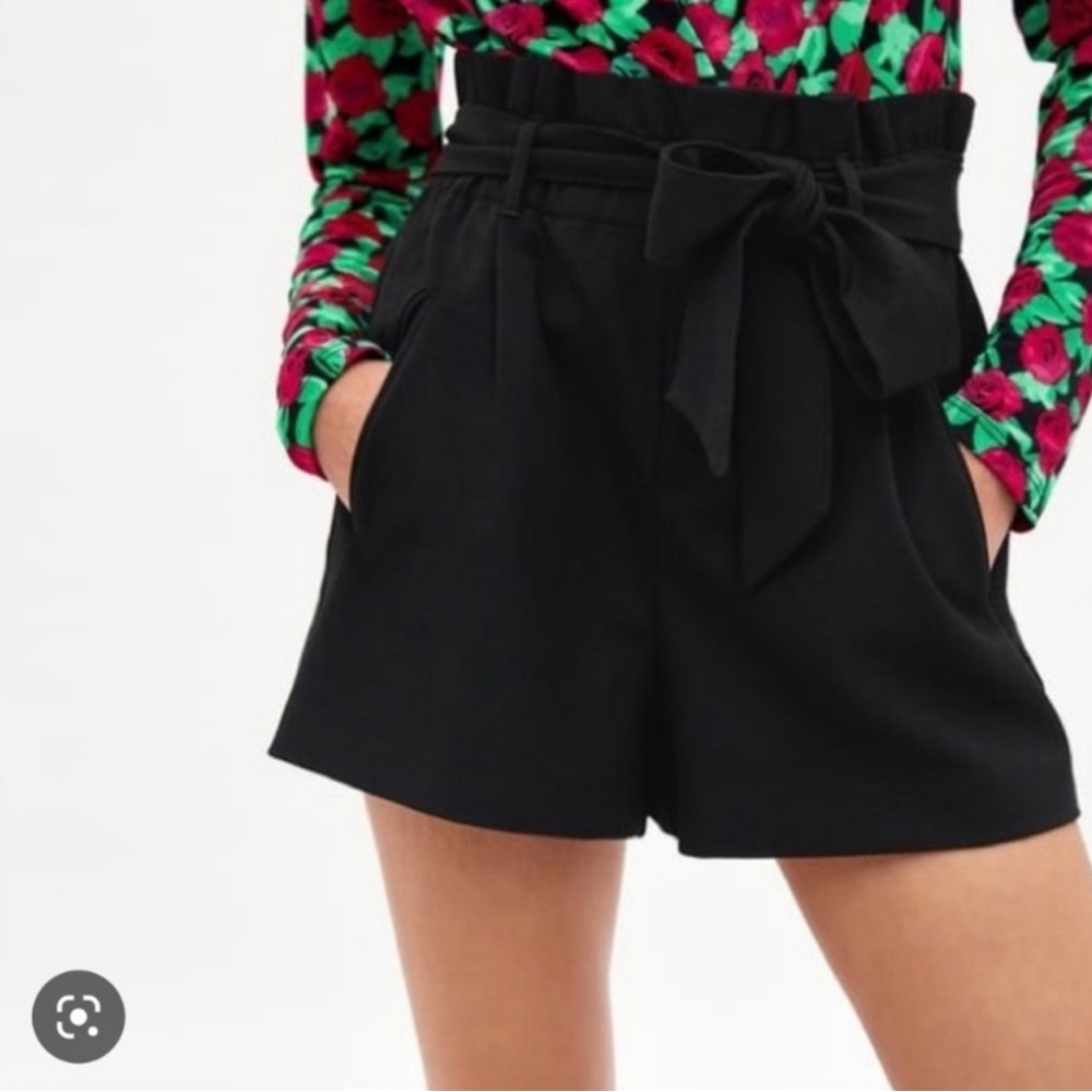Zara BLACK SUEDE BELTED SHORTS